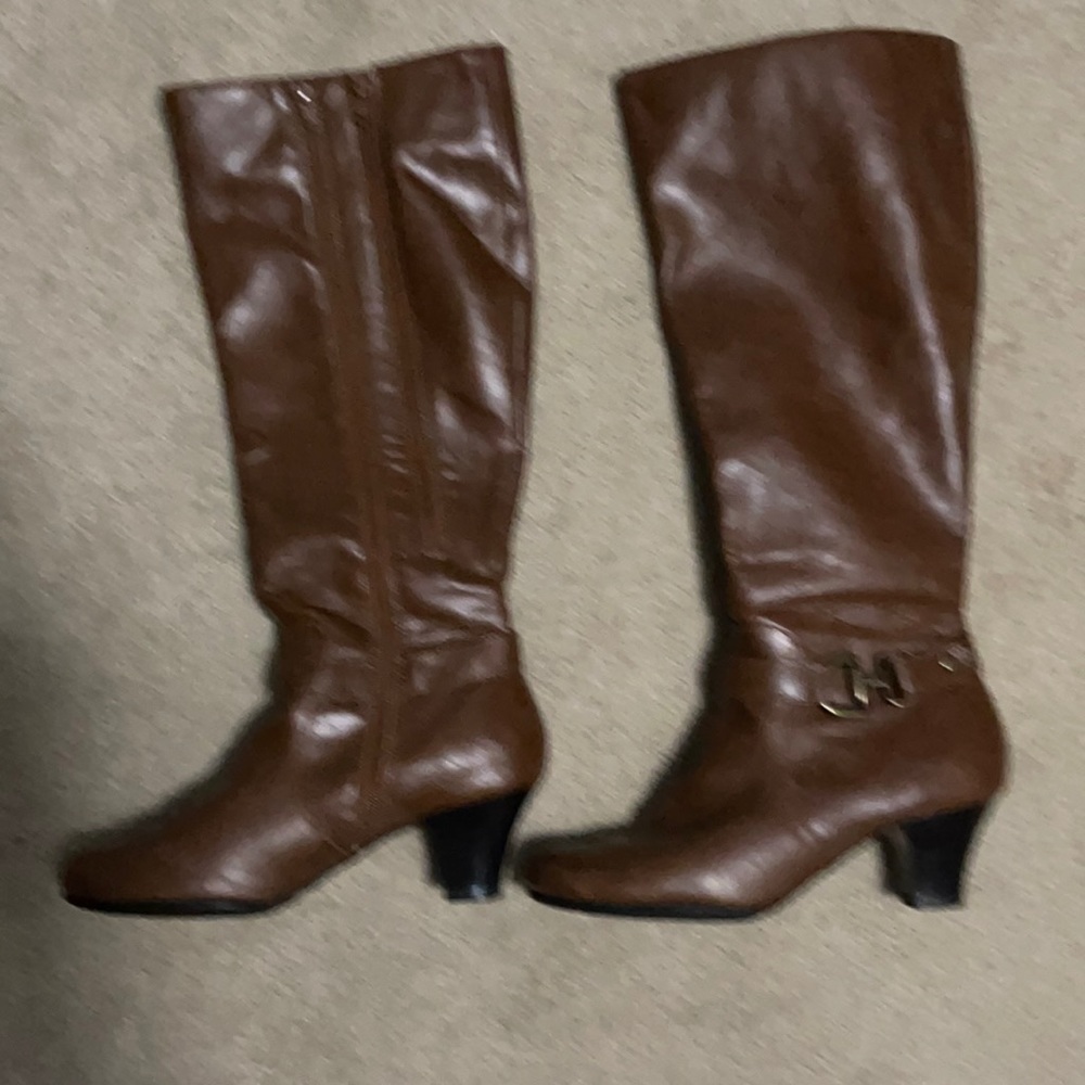 Amazing A2 by aerosoles wide calf boots!